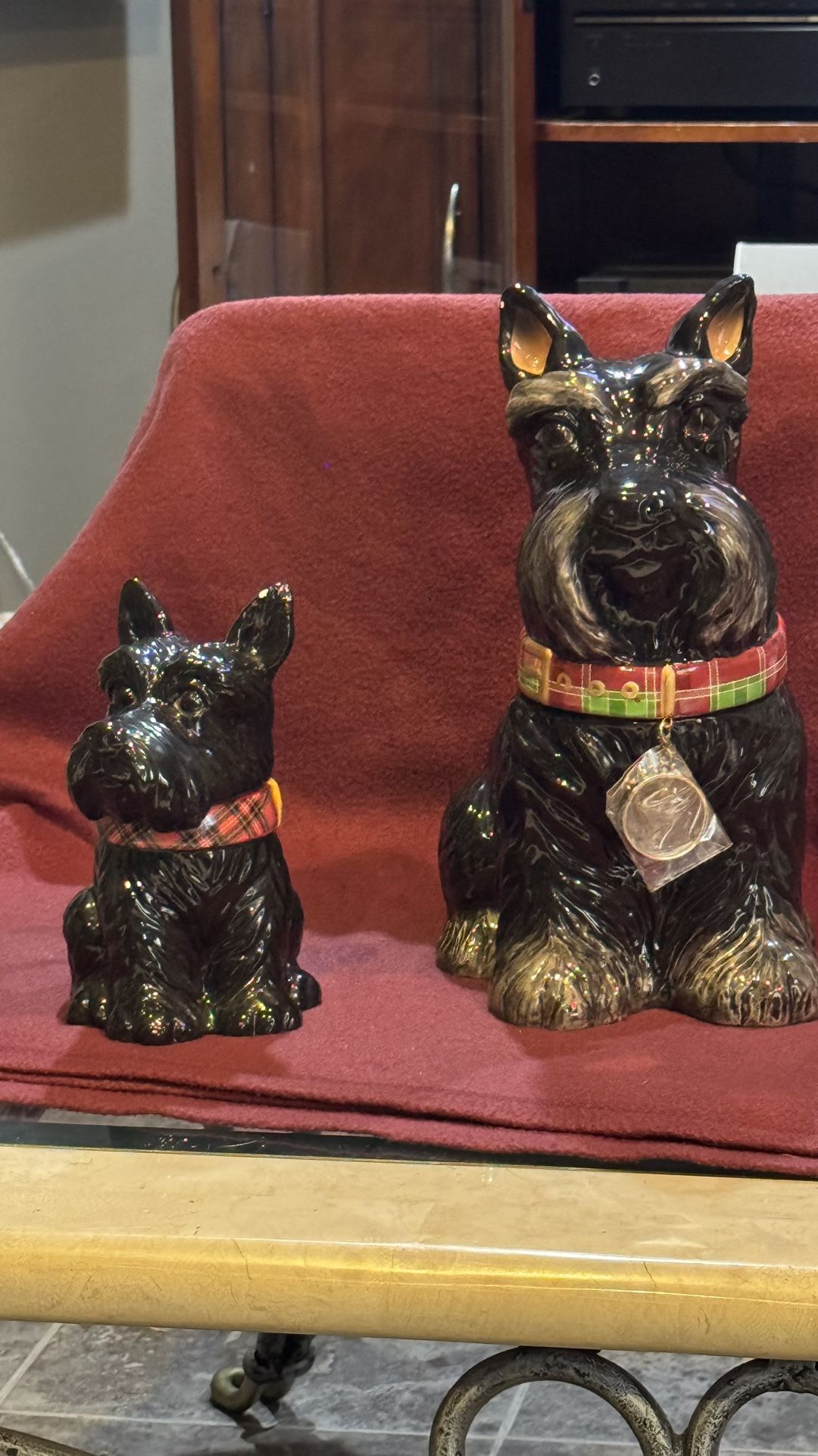 3D black Scottie dogs by Jeffrey Banks for David's Cookies