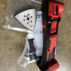 Milwaukee M18 18V Lithium-Ion Cordless Oscillating Multi-Tool (Tool-Only