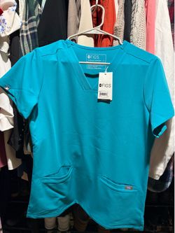 New women’s figs scrub top