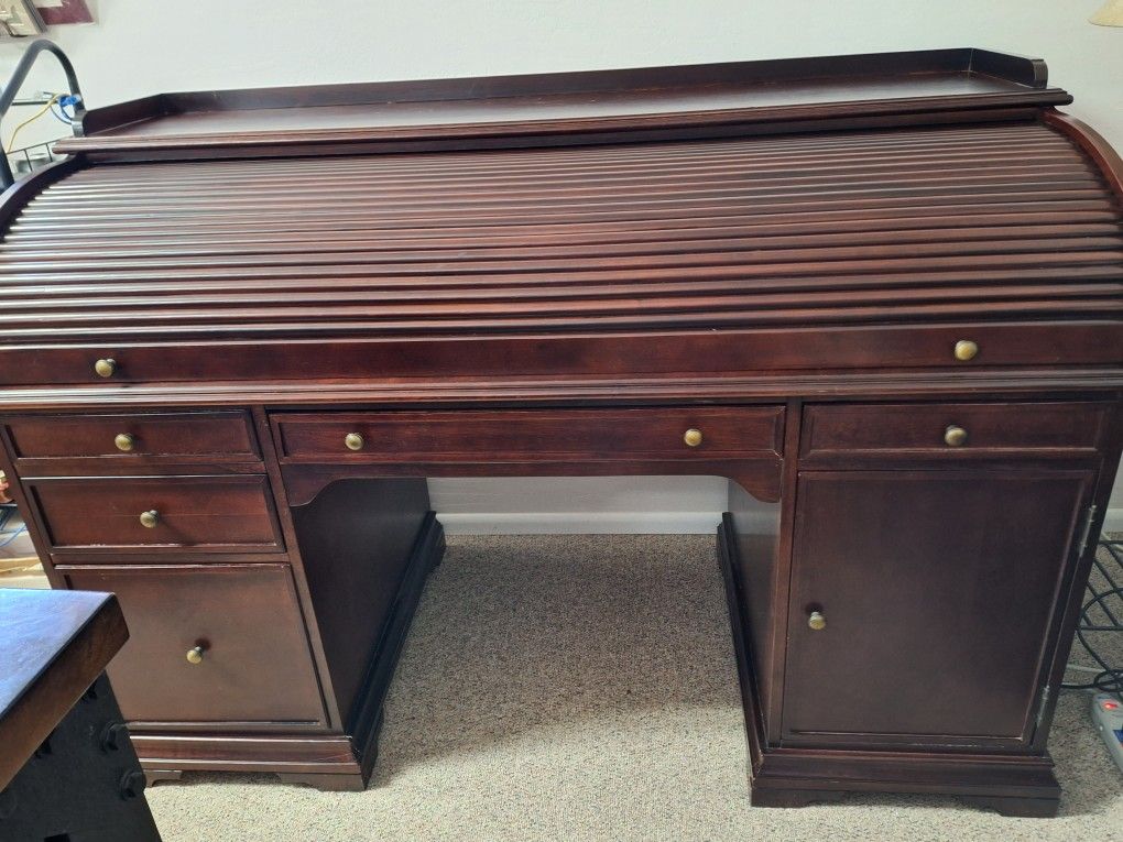 Executive Roll Top Desk for Sale in Show Low, AZ OfferUp