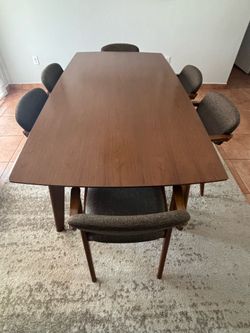 Wade Logan Artresha 7-Piece Dining Set – Dark Walnut – Very Good Condition