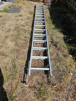 Werner 32ft Aluminum Extension Ladder - 300 lb Capacity with Leveling Legs