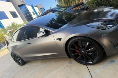 Tesla wheels and tires