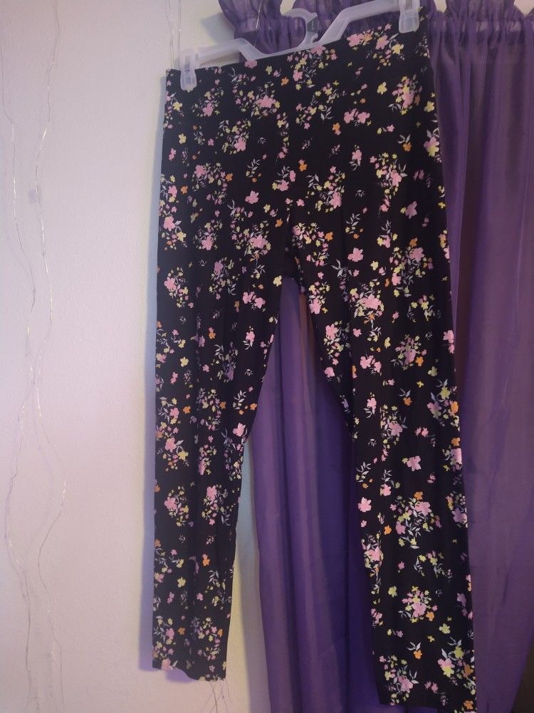 Floral Printed Leggings Black Hoodie Bundle