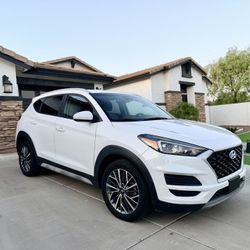 White 2019 Hyundai Tucson