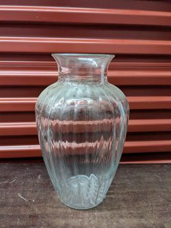 12" Clear Vase