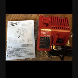 NEW Milwaukee M12 M18 Battery Charger 48-59-1812 Lithium Li-Ion Multi-Volt Combo