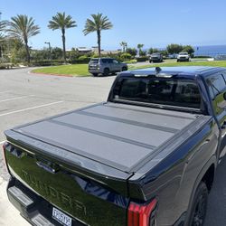 Toyota Tundra Tonneau 5.5ft Bed Cover New