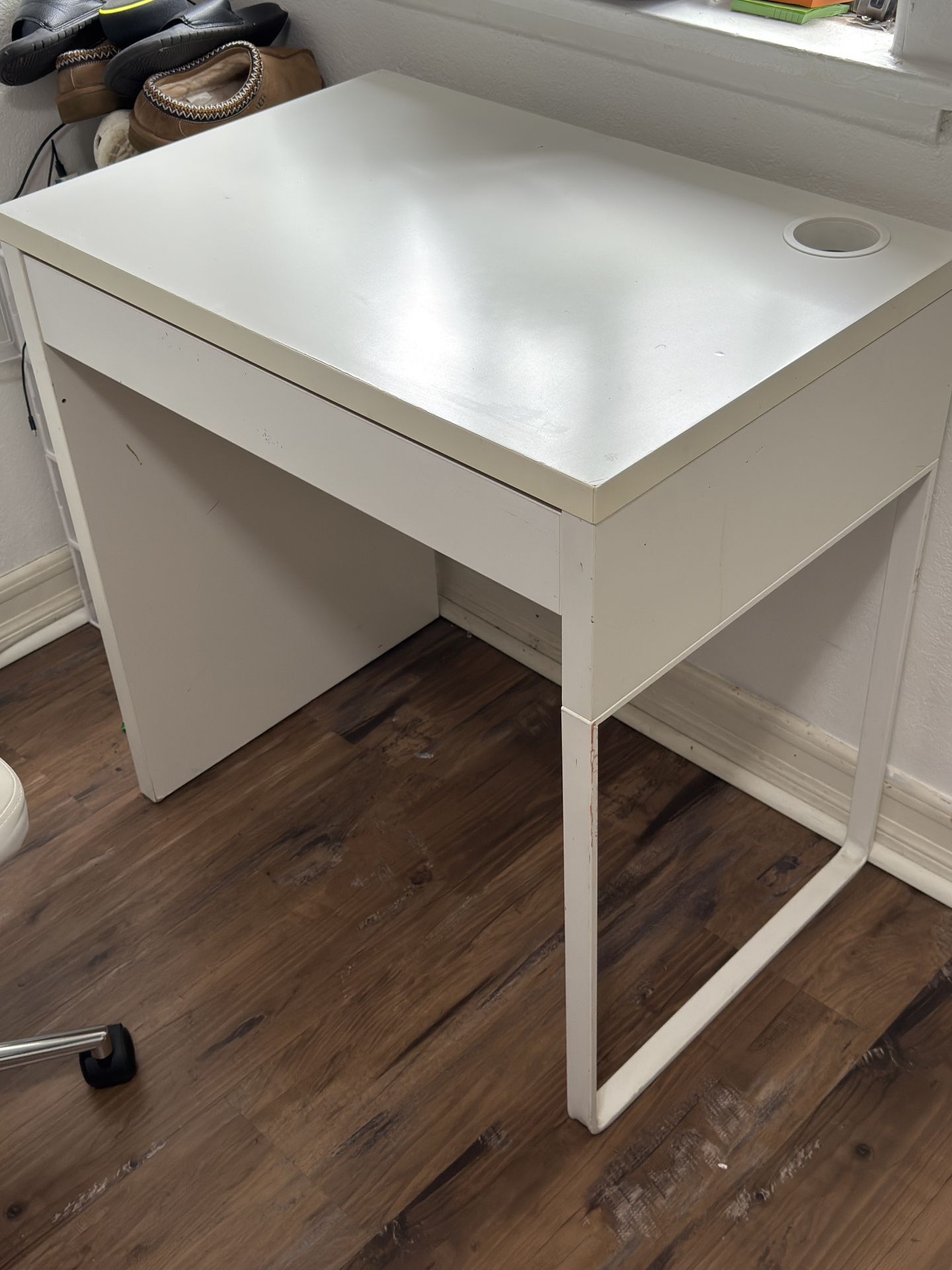 White Desk
