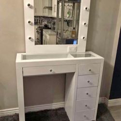 Makeup Vanity Set