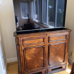 Antique Mahogany TV lift console Cabinet Inlay Smart TV includedo