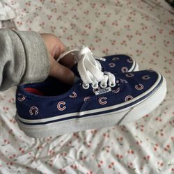 Cubs Vans 