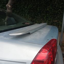 Original wing Off 2005 Honda Civic Hybrid
