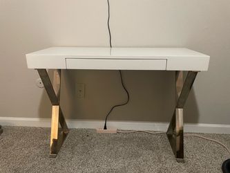 White desk with small drawer