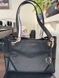 Michael Kors Black Signature Tote Bag