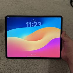 Selling Bundle iPad Pro 2022 M4 Chip 4th Gen 13 inch with Apple Keyboard & Apple Pencil