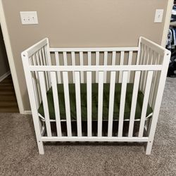 Crib w/ Mattress