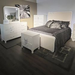 Queen Bed, Dresser, Mirror And Nightstand 