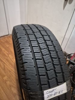 Cooper 235 65 16c