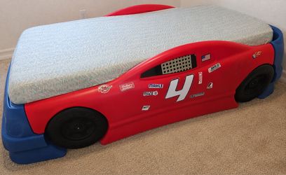 RACE CAR BED