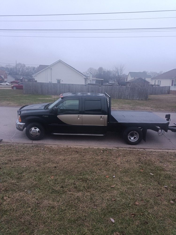 Black Steel Fifth Wheel Bed