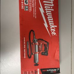 Milwaukee Cordless Grease Gun Kit