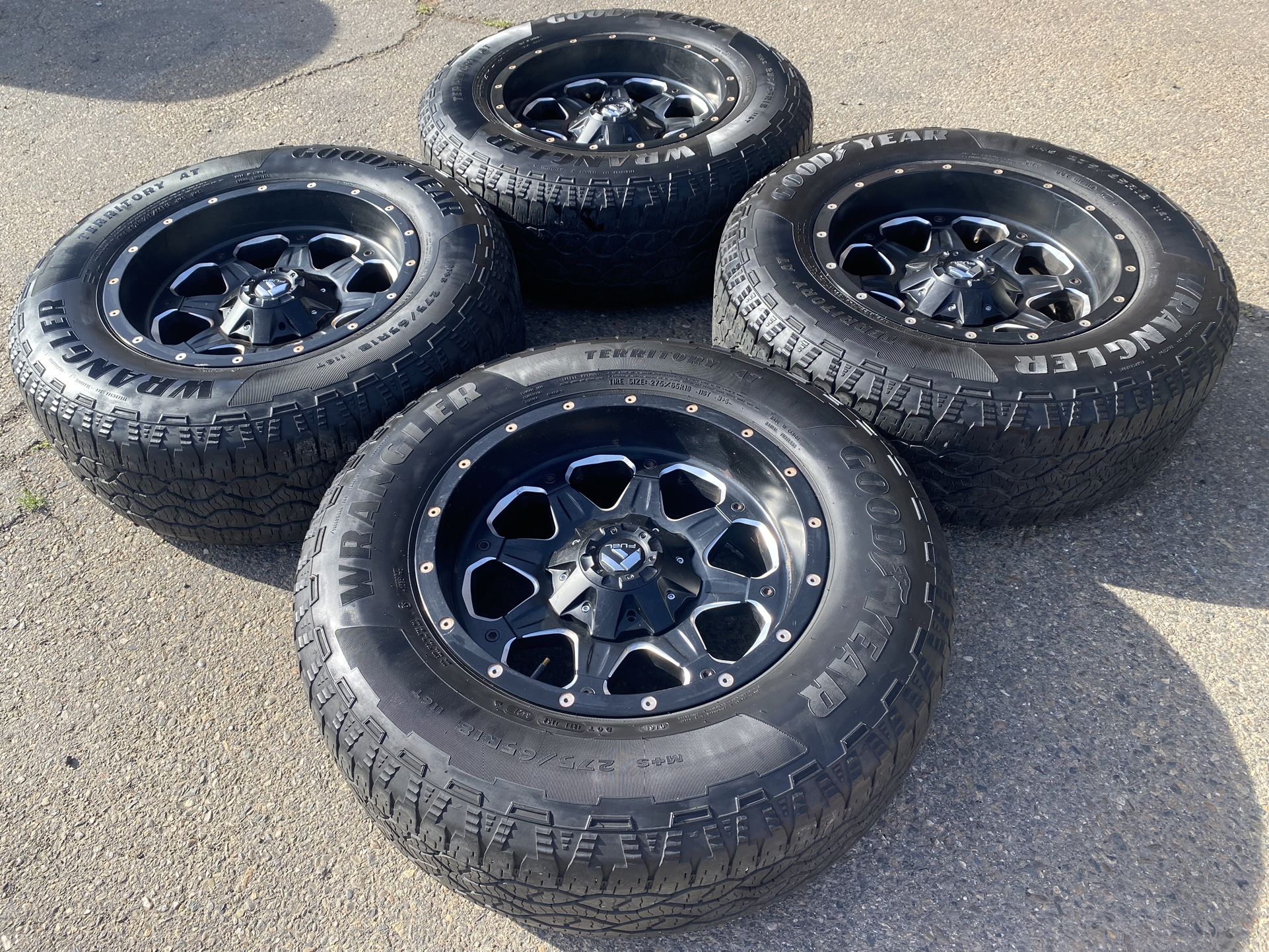 Fuel 18” custom 6 lug rims & tires. Goodyear AT with good tread, Chevy Gmc ford Dodge Nissan 6 lug fuel size models. 6x135 and 6x5.5 pattern