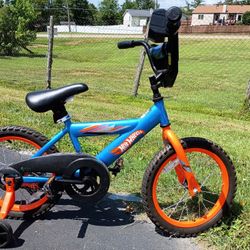 New-Little Boy's ''Hot Wheels'' Bicycle 