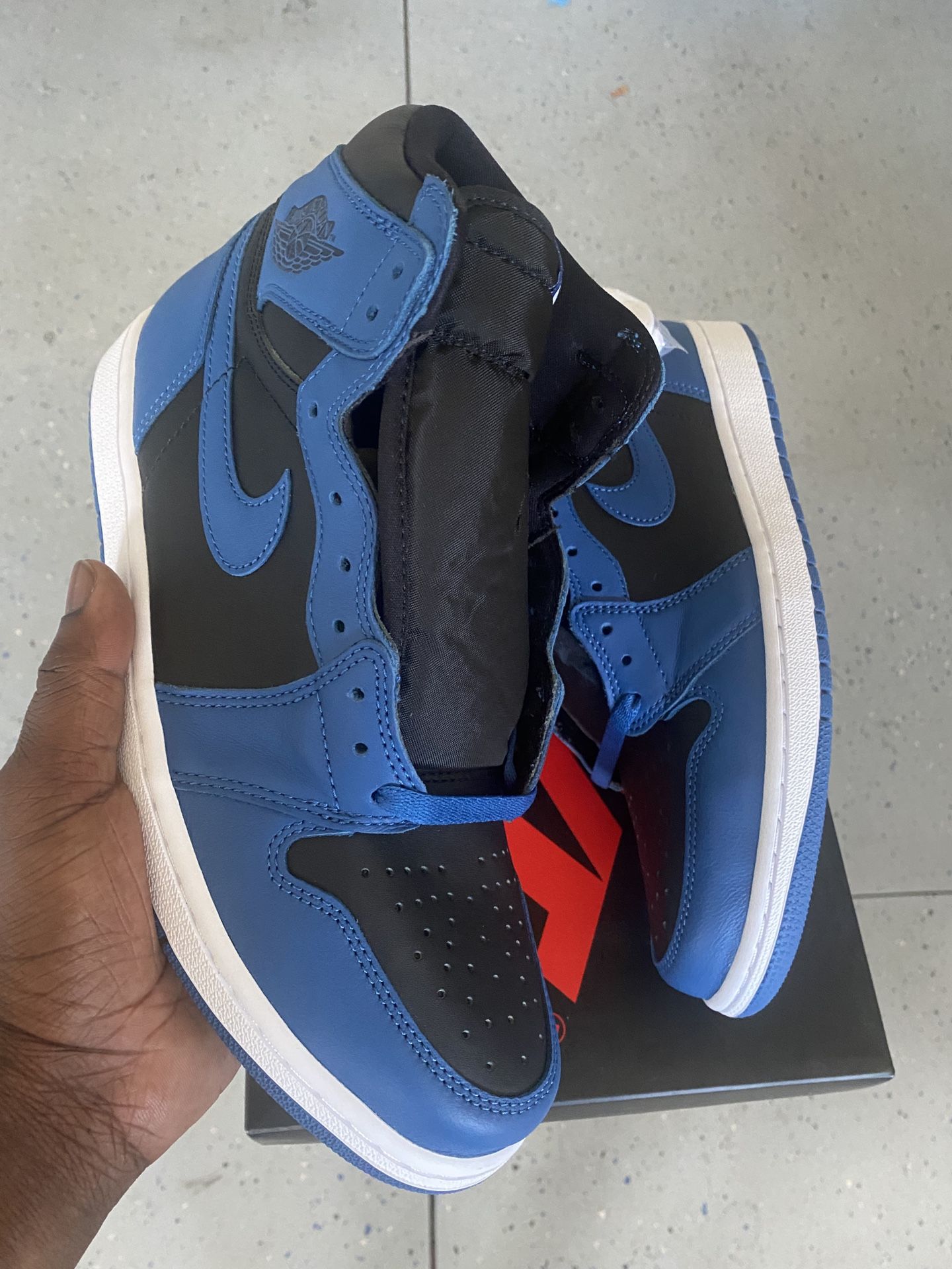 Jordan 1 10.5 (Dark Marina)