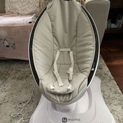 4moms Mamaroo 4 Bluetooth Baby Swing