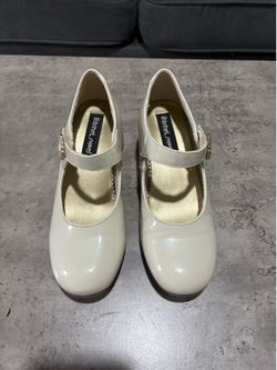 Girls shoes