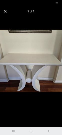 Side console table