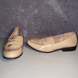 Dr Scholls Woman’s Size 10M Beige Slip On Comfort Shoes Flats Loafers