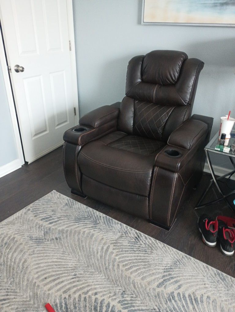 Power Recliner For Sale Great Condition