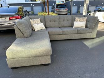 Excellent condition gray living spaces sectional couch !!