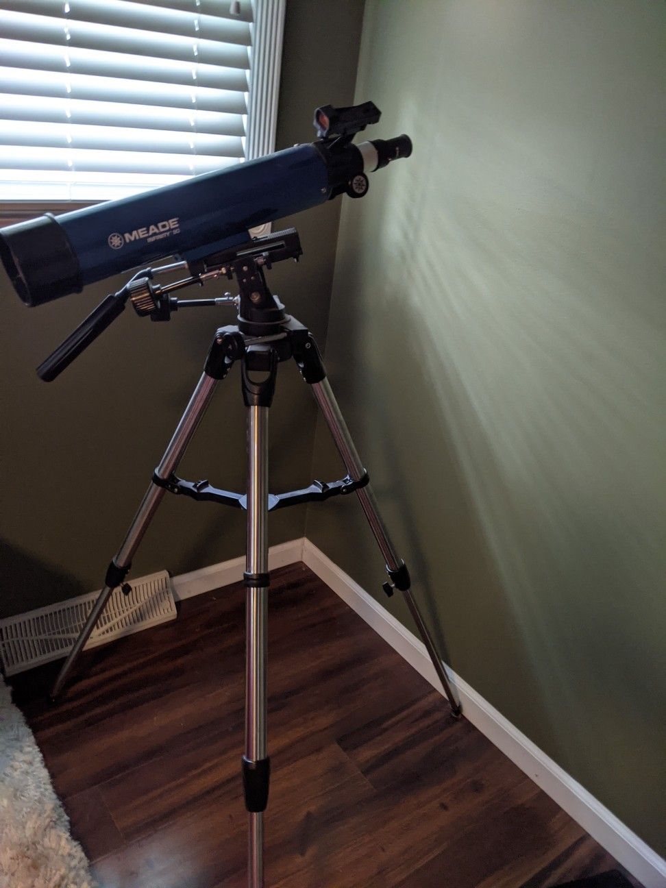 Mead Infinity 90 telescope with stand 5 extra lens