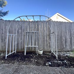 Olle Arbor Trellis