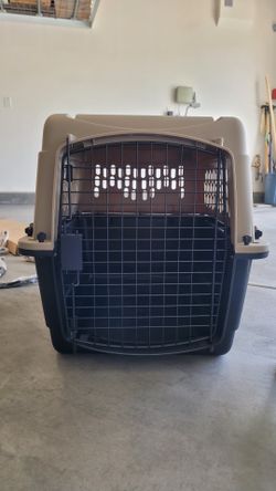 Top Paw Kennel 28’ Brand New with all new pet accessories included