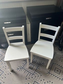Pottery a barn kids Set of 2 white toddler chair / kids chair Retails $175 asking $80
