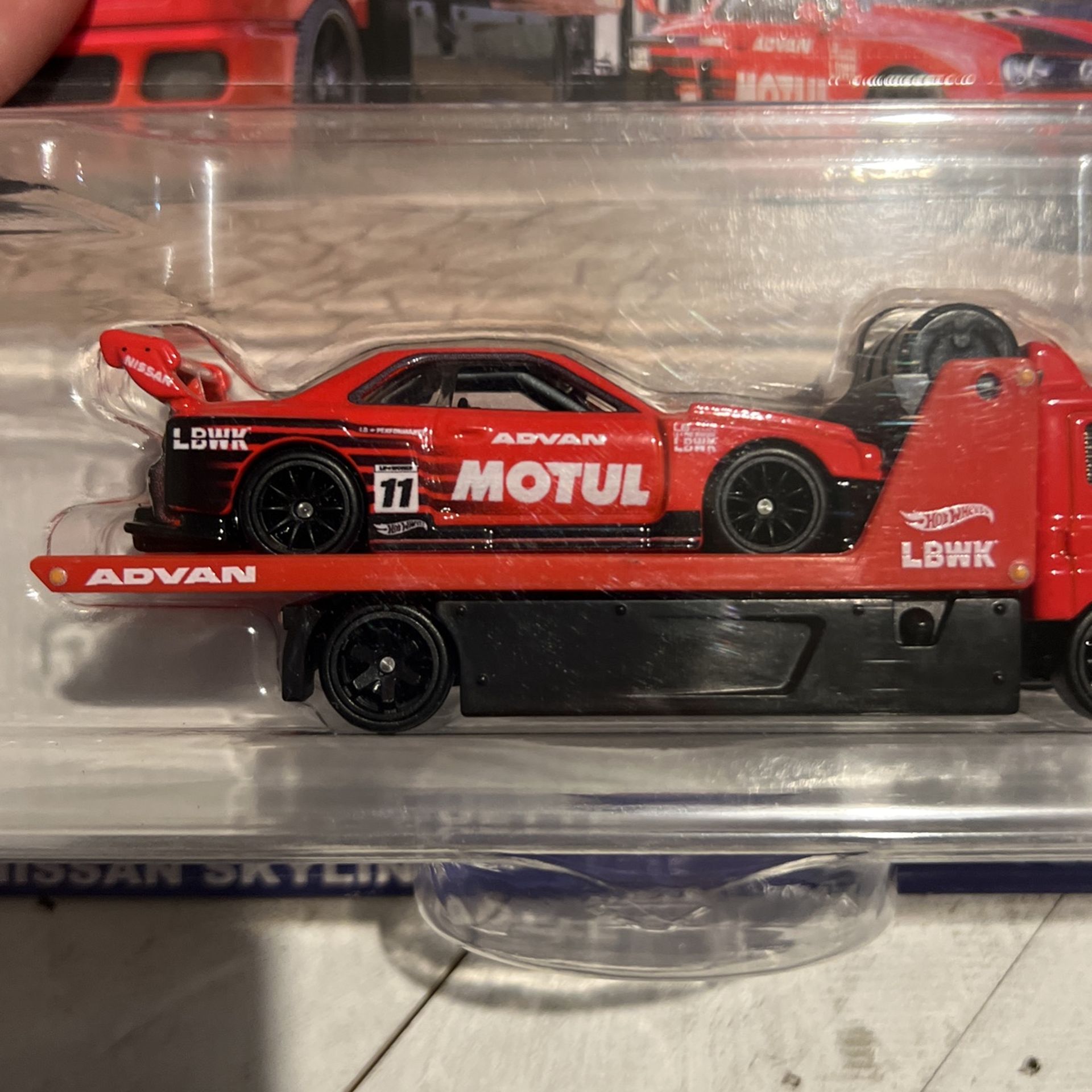 Hotwheels LB-ER34 SUPER SILHOUETTE NISSAN SKYLINE TEAM TRANSPORT