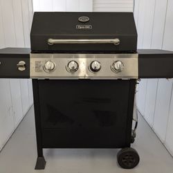 Dyna Glo 4 Burner Propane Grill 48000 BTU with tank and cover