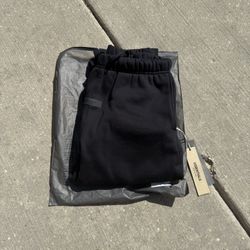 Fear of God Essentials Sweatpants (SS22) Stretch Limo (size M)