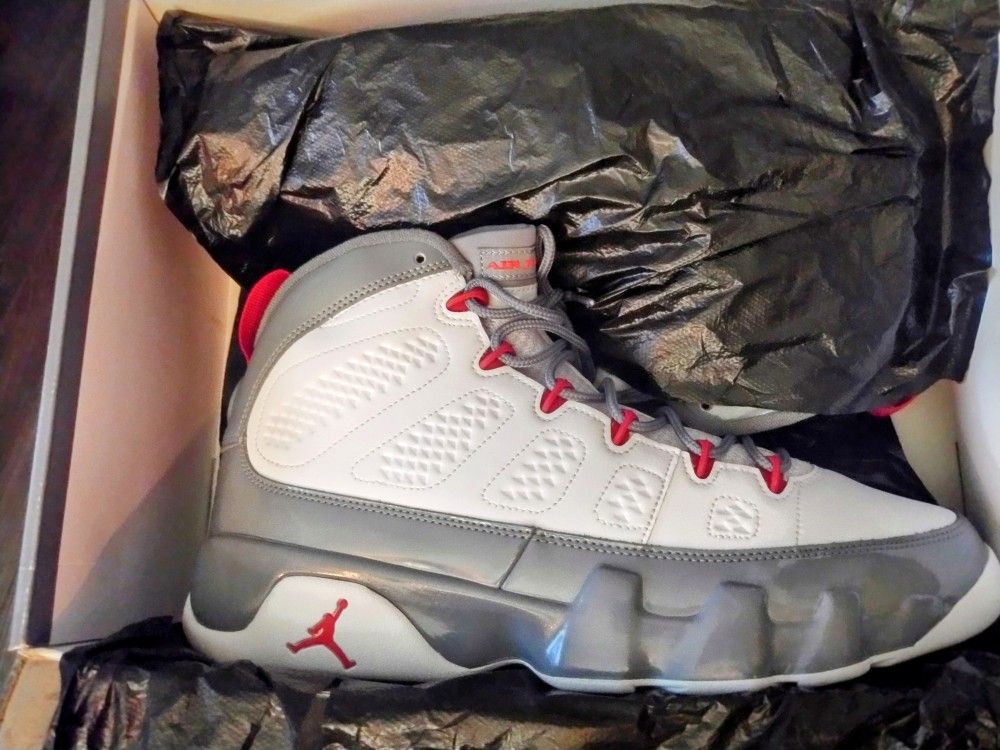 AIR JORDAN 9 RETRO White/Fire Red-Cool Grey Men Size 12