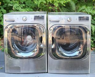 LG washer and dryer MEGA CAPACITY Electric!