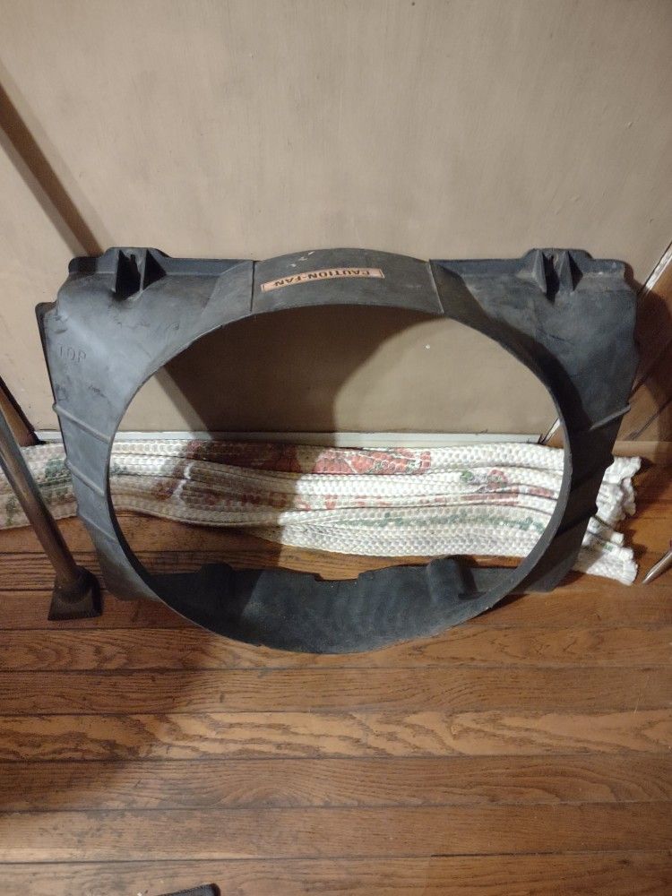 Original 1970 Ford Fan Shroud D0AE-8146-E