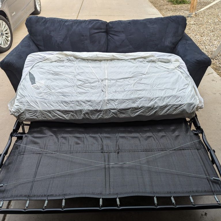 Sleeper Sofa/ Couch Good Condition 