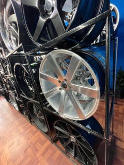 24” Hyper Silver Machine Finish Rims – Brand New 5-Lug Setup