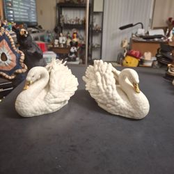 Lenox "The Graceful Swan" Fine Ivory China From Lenox's "Animals Collection " Accents 24K Gold 8"L X 4"H Set Of 2