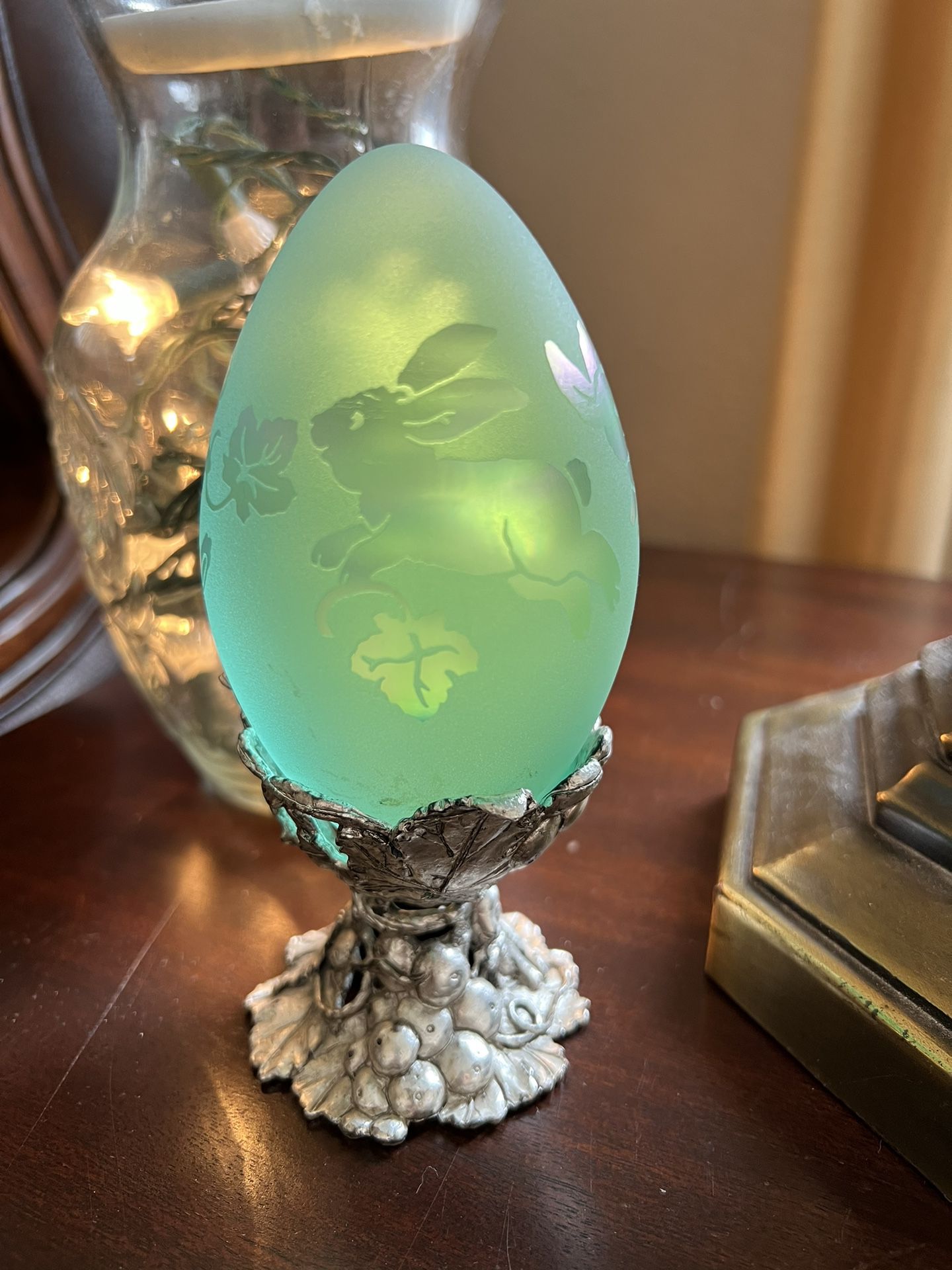 Arthur Court Glass Egg And Pewter🤷‍♀️ Stand