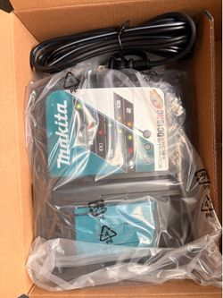 Makita Charger